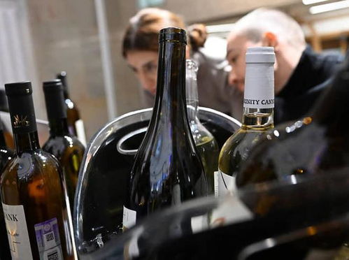 盧布波動(dòng)下的俄羅斯市場 家電、電子產(chǎn)品與酒類價(jià)格高企